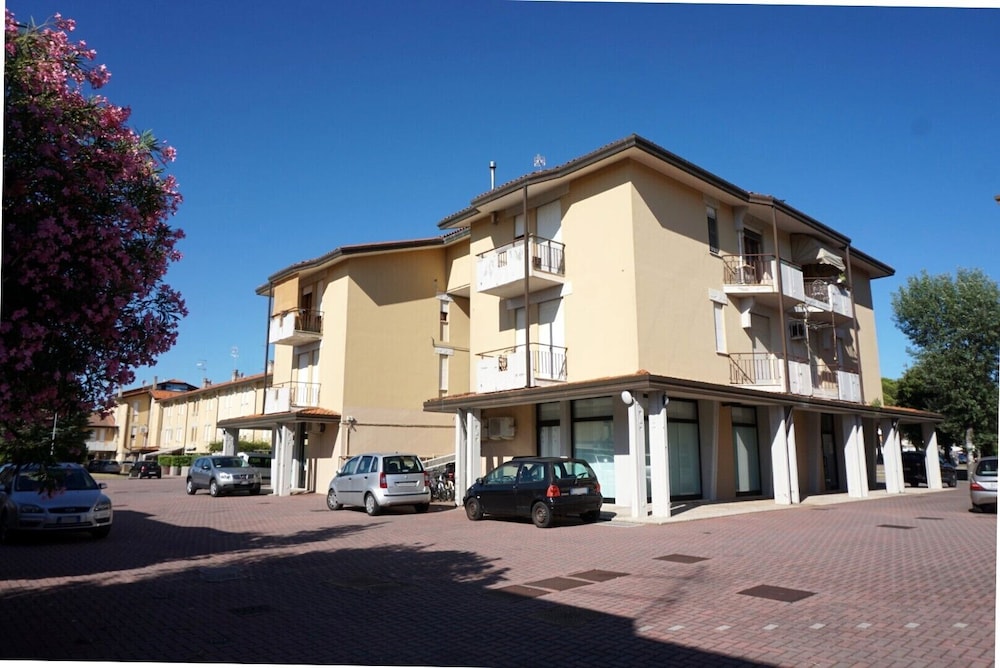 Luxury Apartment in Great Location - Beahost view 3