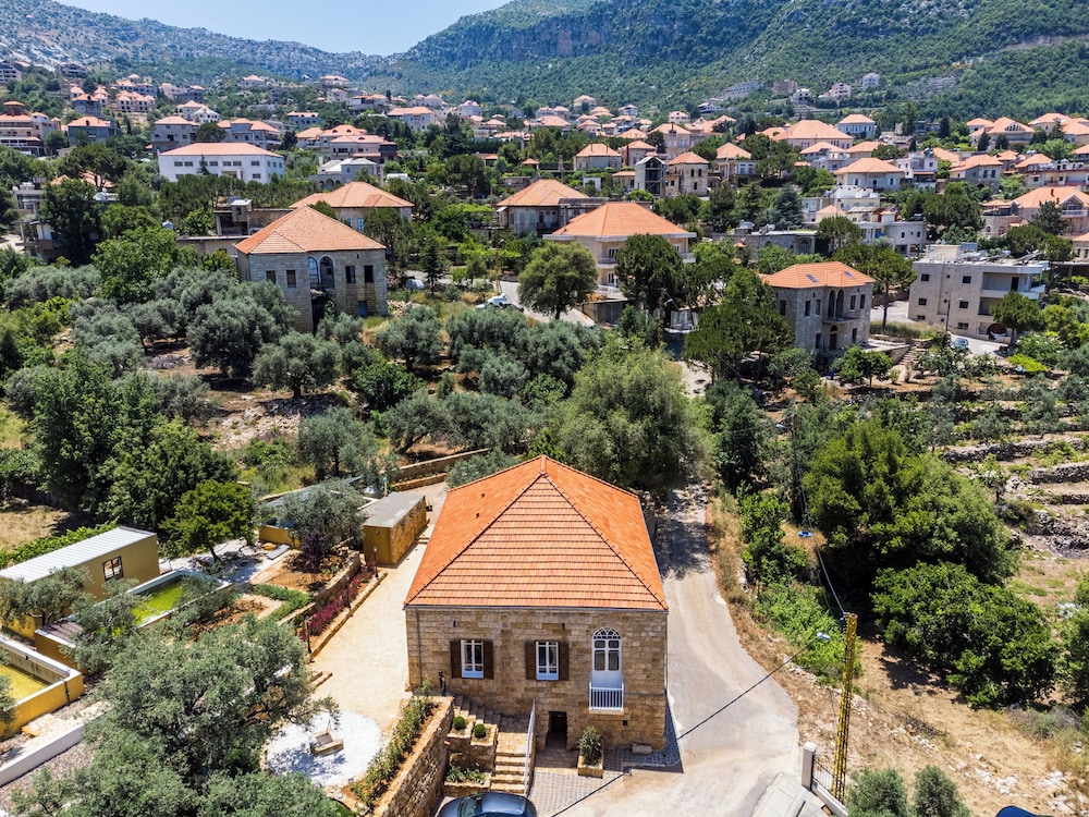 LAuberge de Douma Full House in Batroun