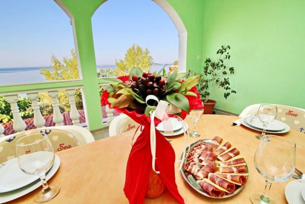 Apartments Bacic - Three Bedroom Apartment With Terrace and Sea View