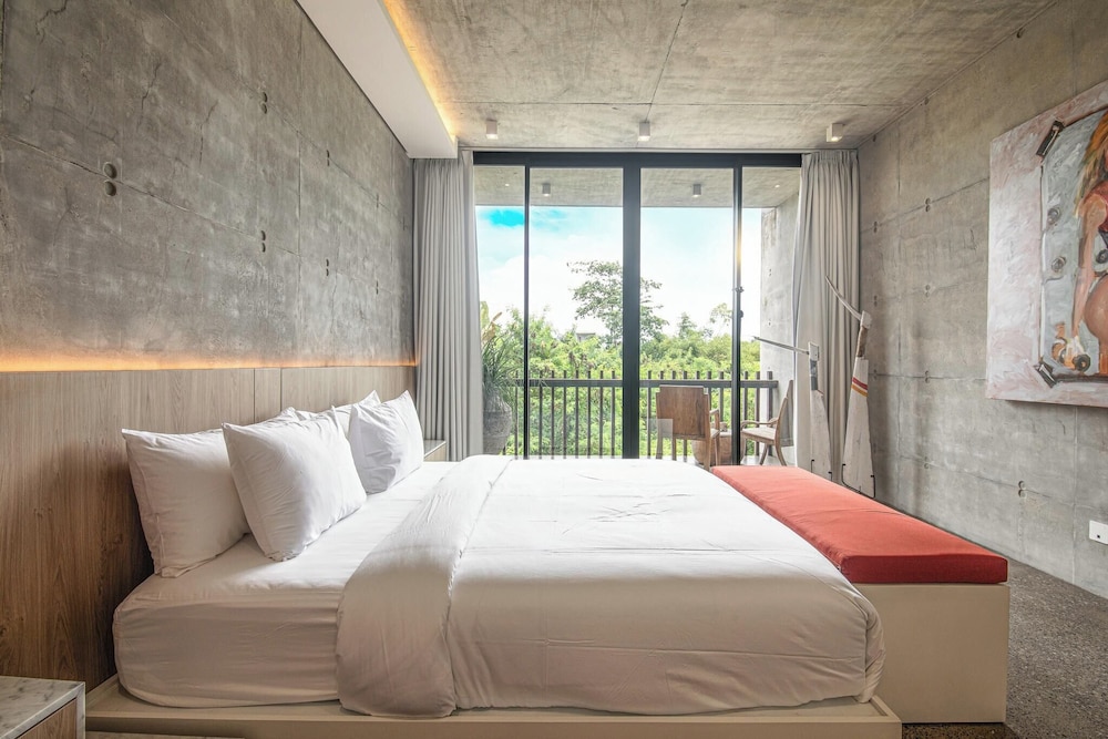 Modern 2BR Villa Enclosed Living Heart of Canggu