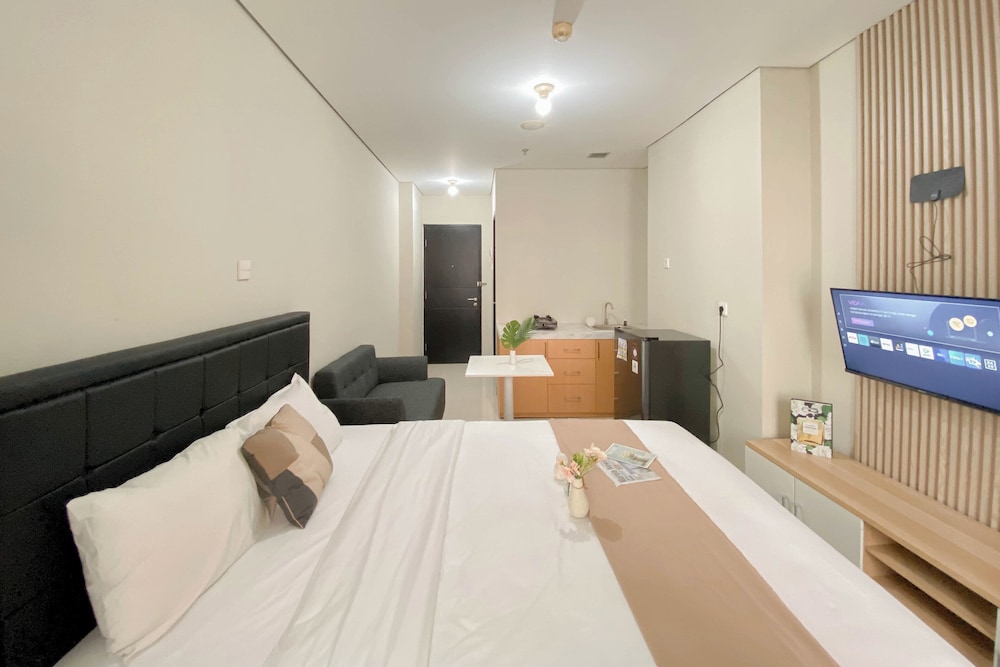 Best Furnished And Homey Studio Nifarro Park Apartment