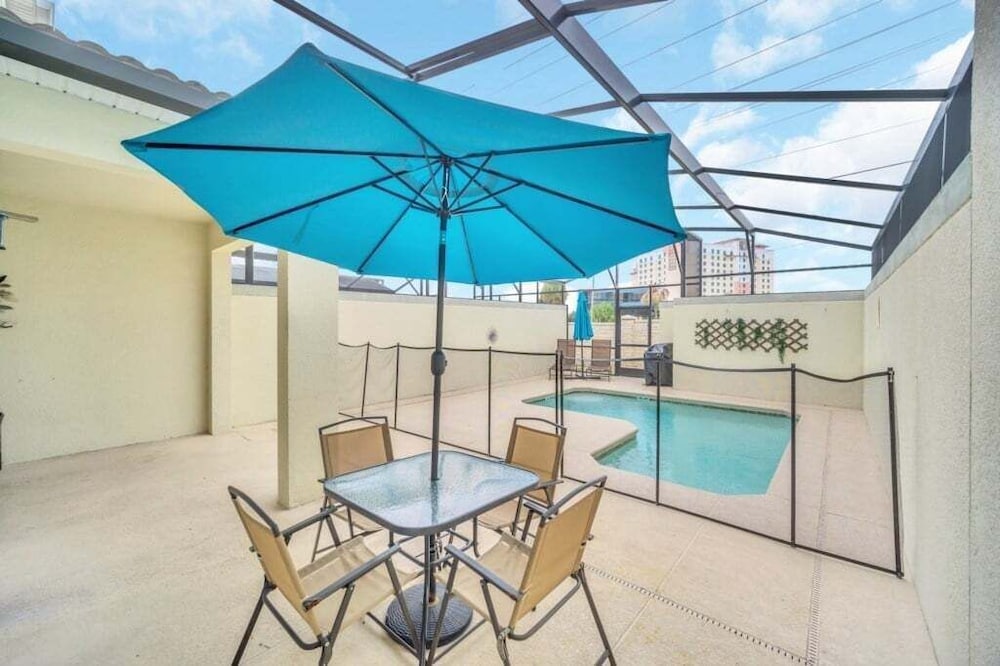 Beautiful Paradise Palms Retreat 4 Bedroom Townhouse