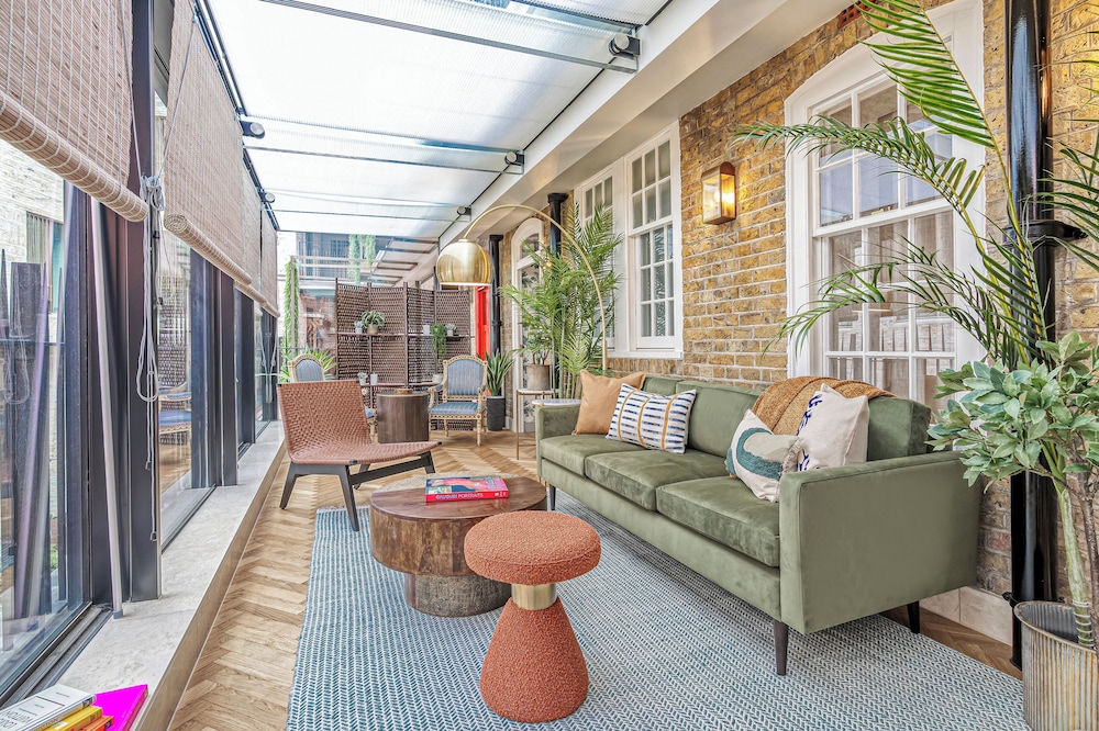 Luxury flats near Big Ben and London Eye
