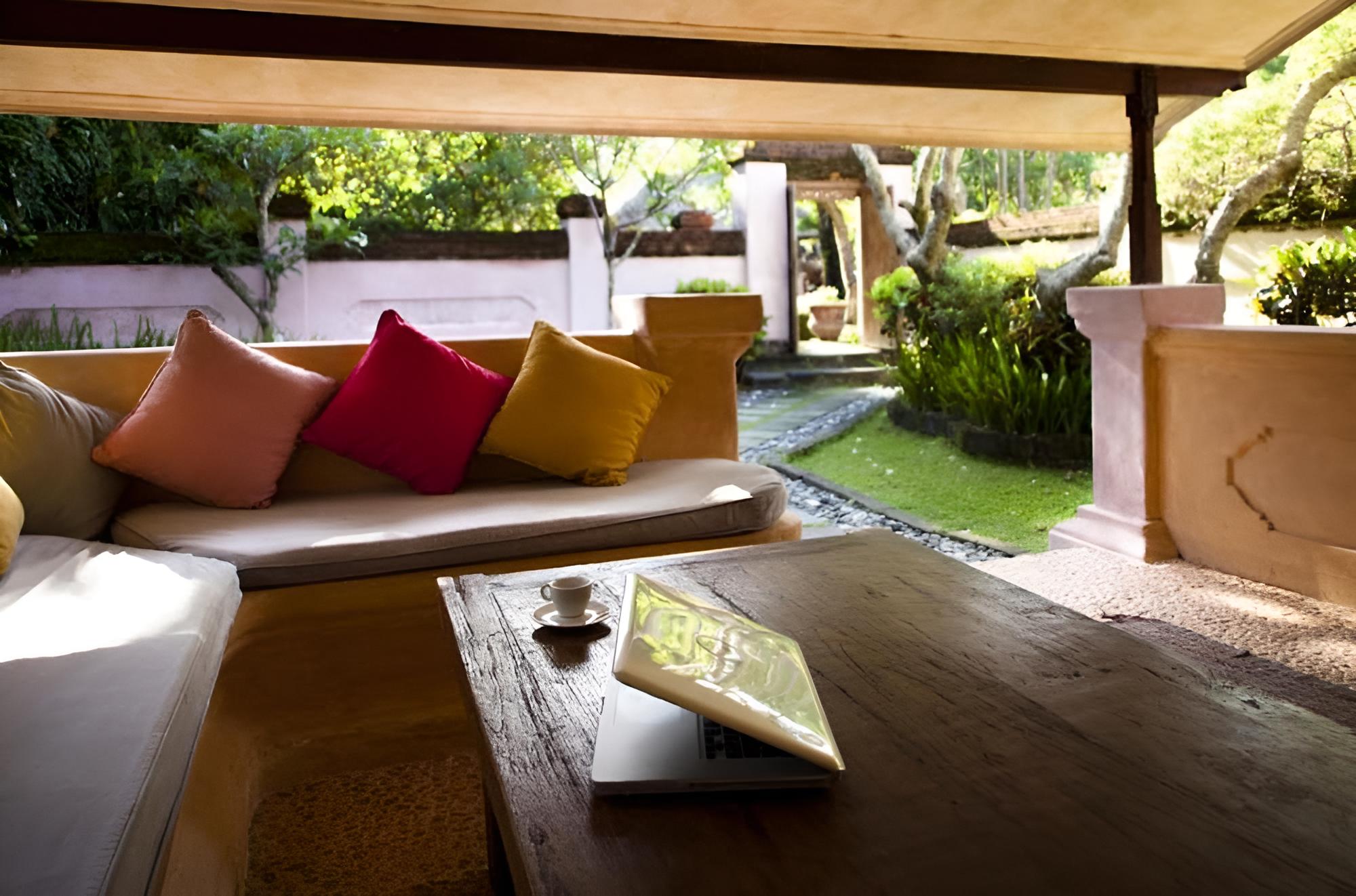 La Taverna Suites