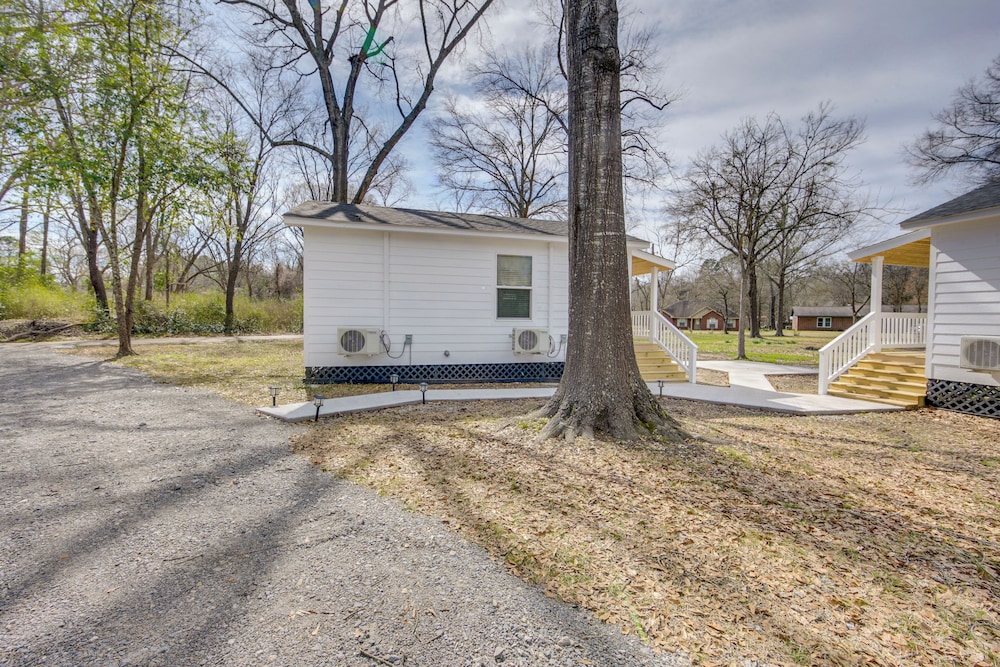 Walk to Museums: Art Deco Cottage in Jefferson