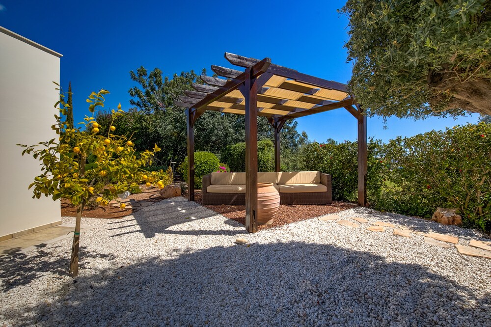 Villa Calantha 93 Aphrodite Hills