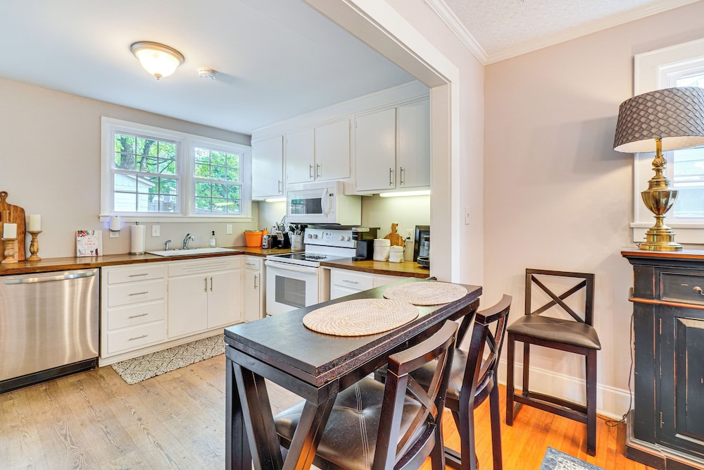 Cookout Ready: Walkable Home in Bearden Village