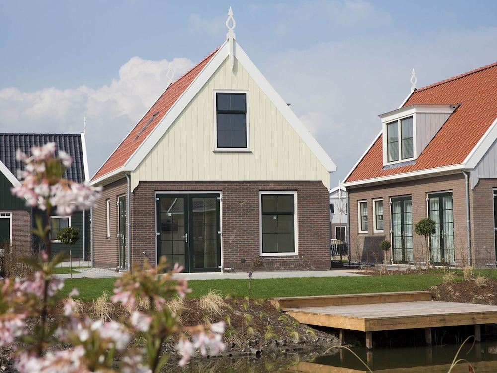 Detached Holiday Home on the Markermeer near Amsterdam