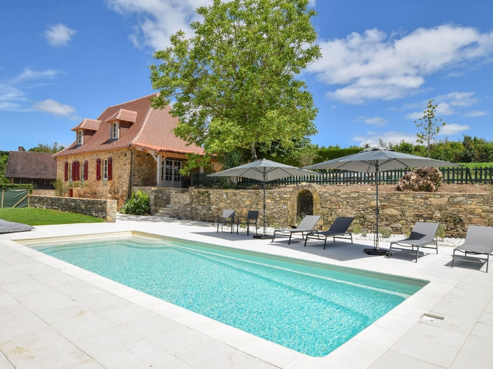 Hilltop Cottage With Pool photo 3