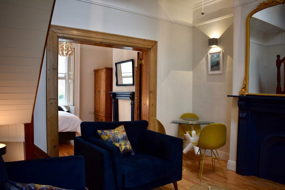 Modern 1 Bedroom Apartment Close to the Centre