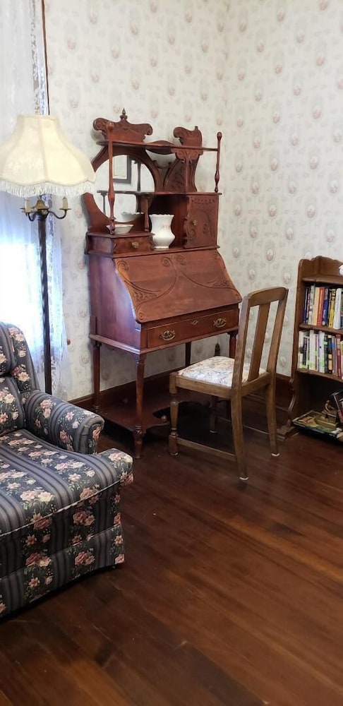 Historic Philip Houston House - Property Image 8