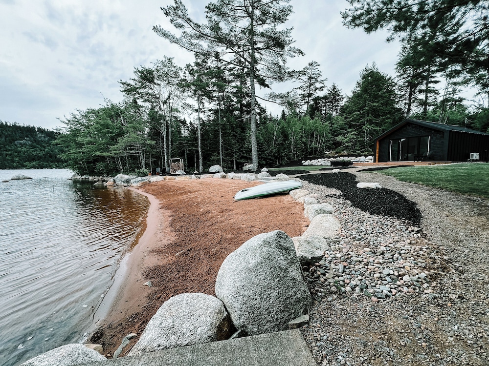 Nalu Retreat Lakeside