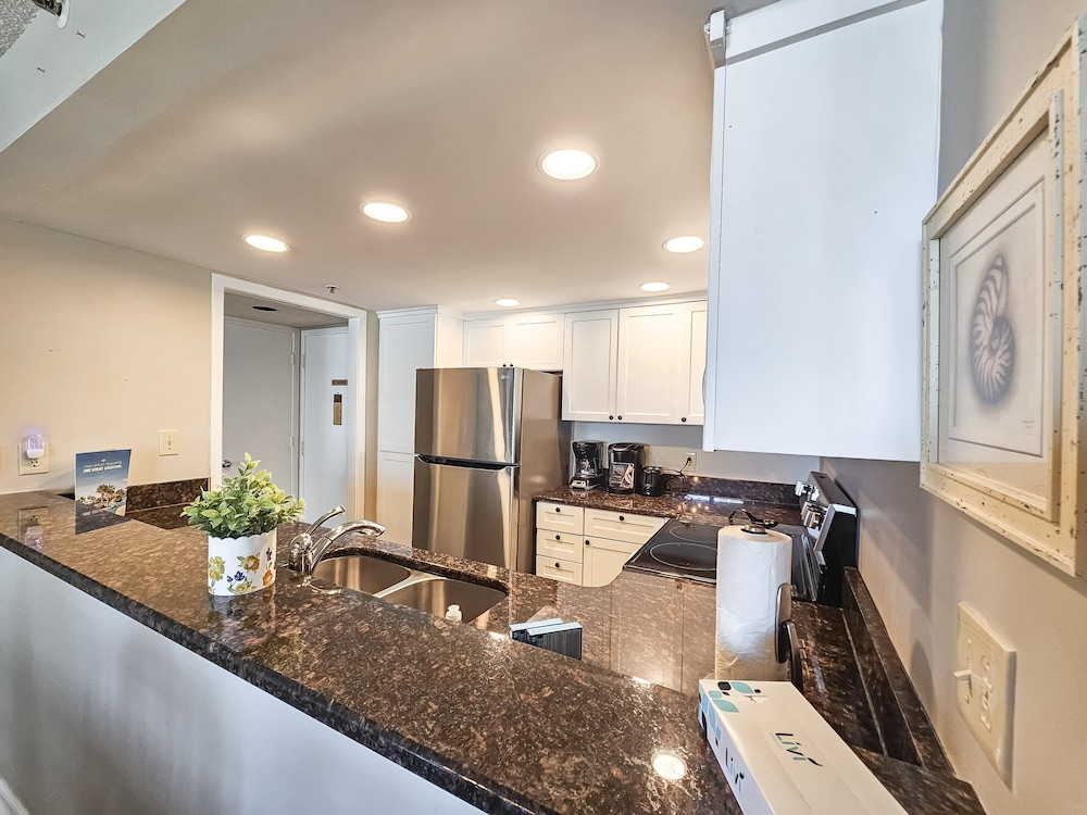 507 South Hampton 2 Bedroom Condo