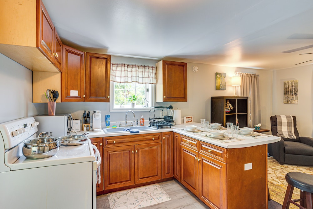 Honey Bee Farm On-site: Susquehanna Valley Apt!