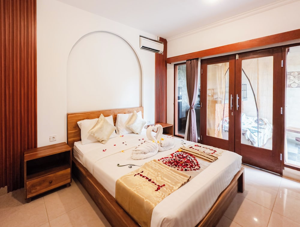 Amaluku Villa