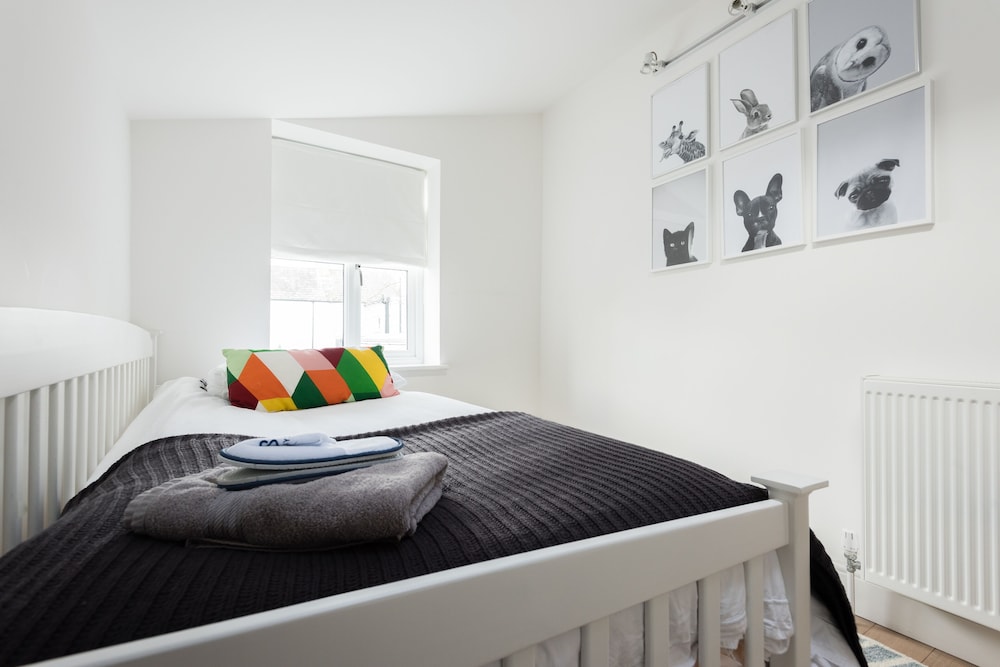 The Old Tailor House - Large & Charming 4BDR Home in Jericho