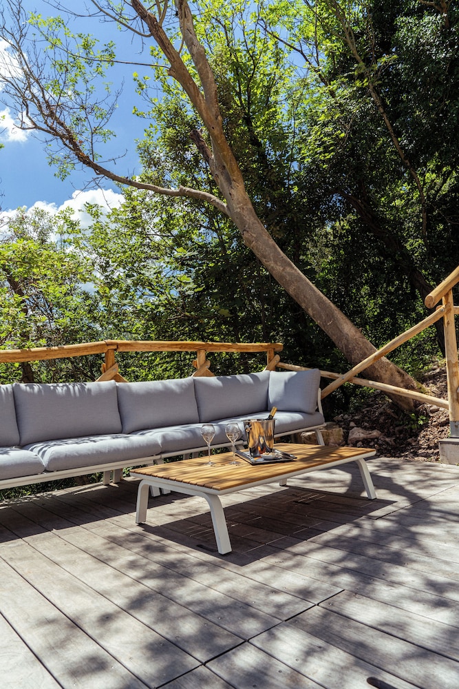 LA FORESTALE Luxury Ecolodge
