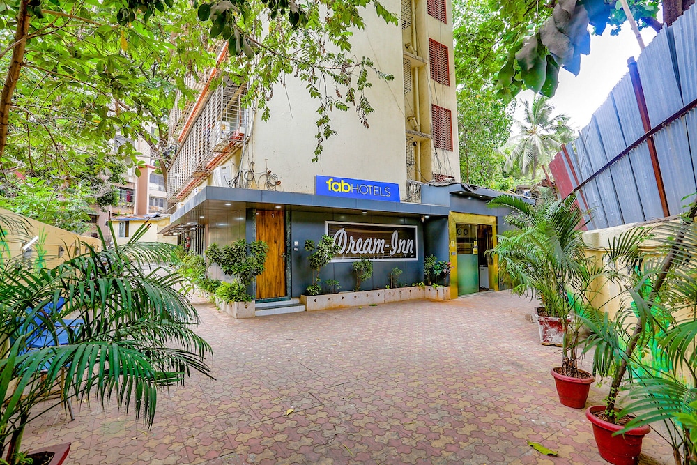 FabHotel Dream Inn I