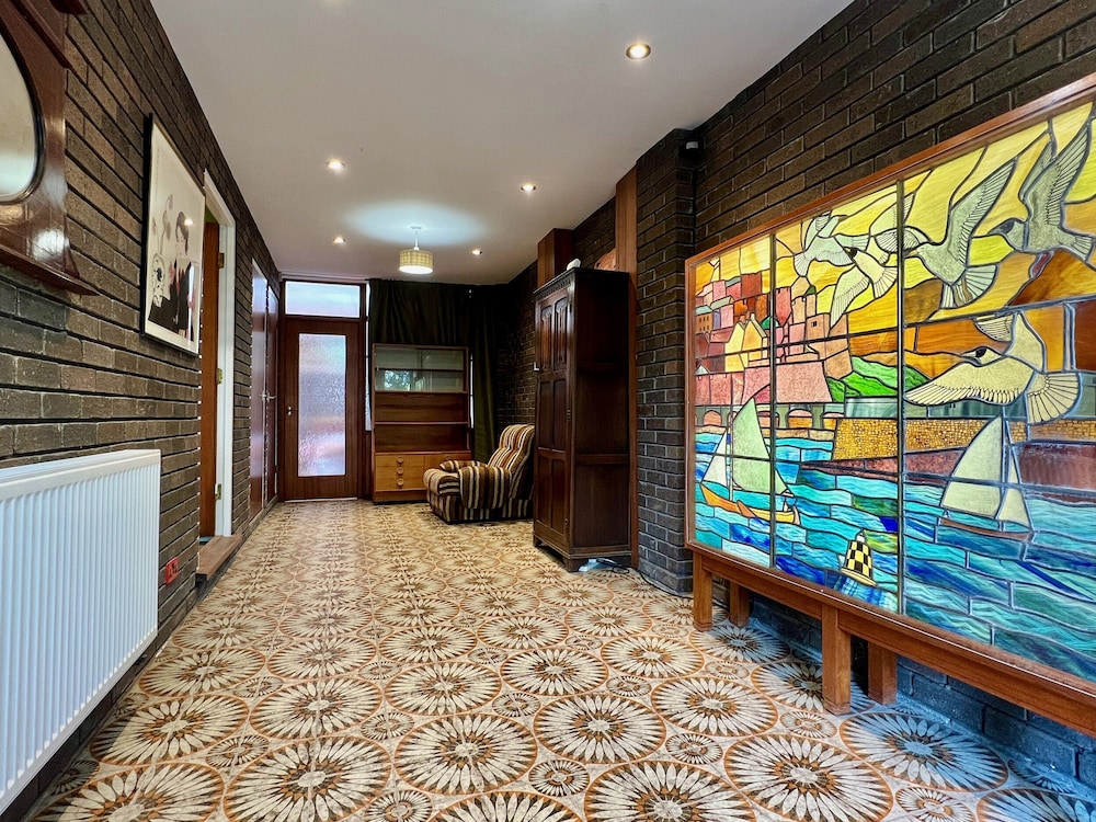 Pant Golau House