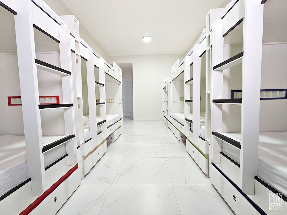 MANERO HOSTEL