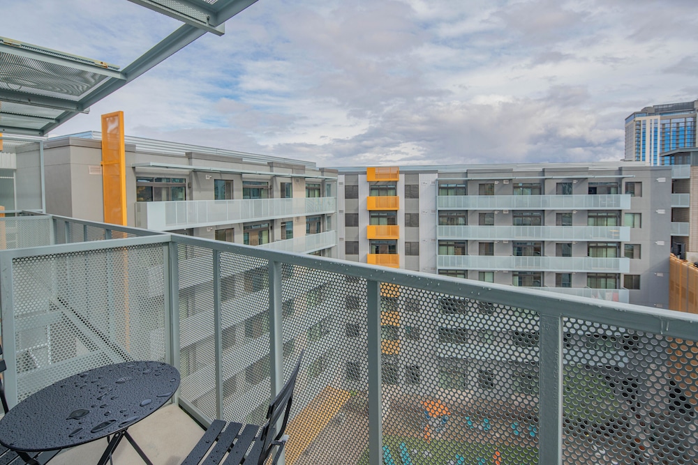 ROVE LIVING/KL - Roosevelt Point