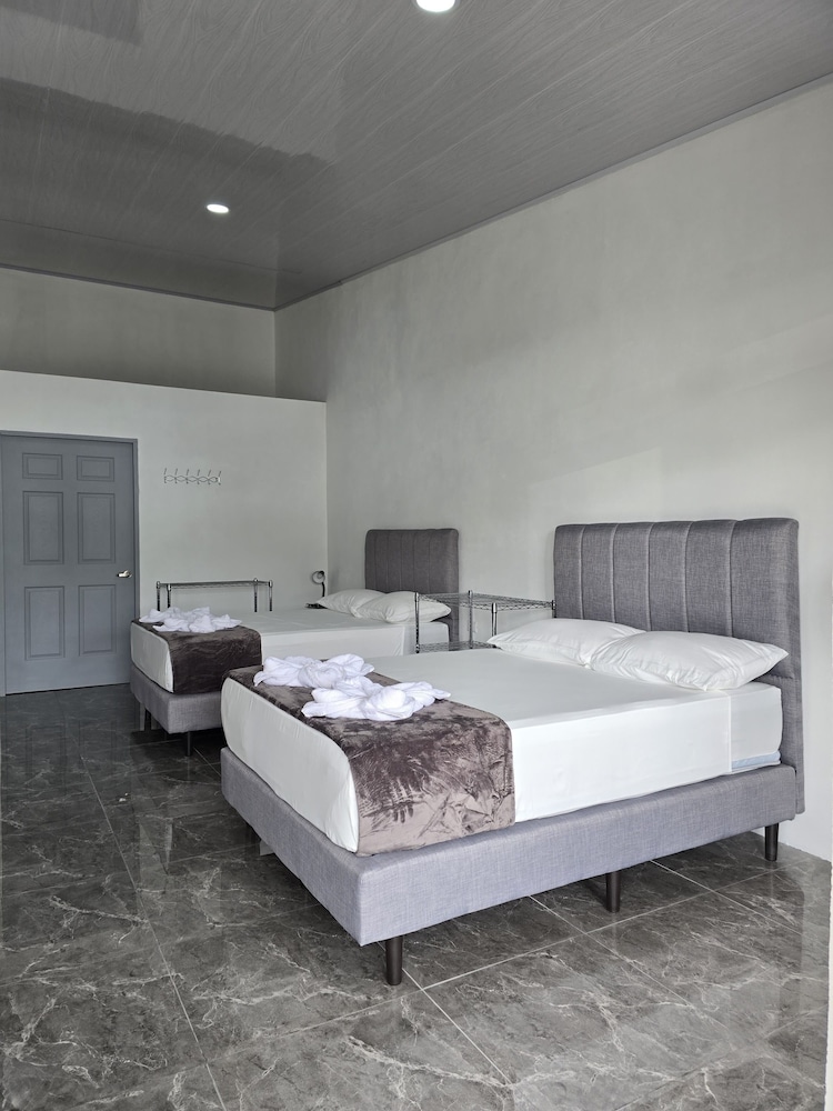 Hostel Cattleya