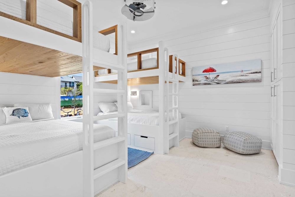 30A Beach Getaway by Avantstay Gulf Views + Pool Golf Cart + Bonfires