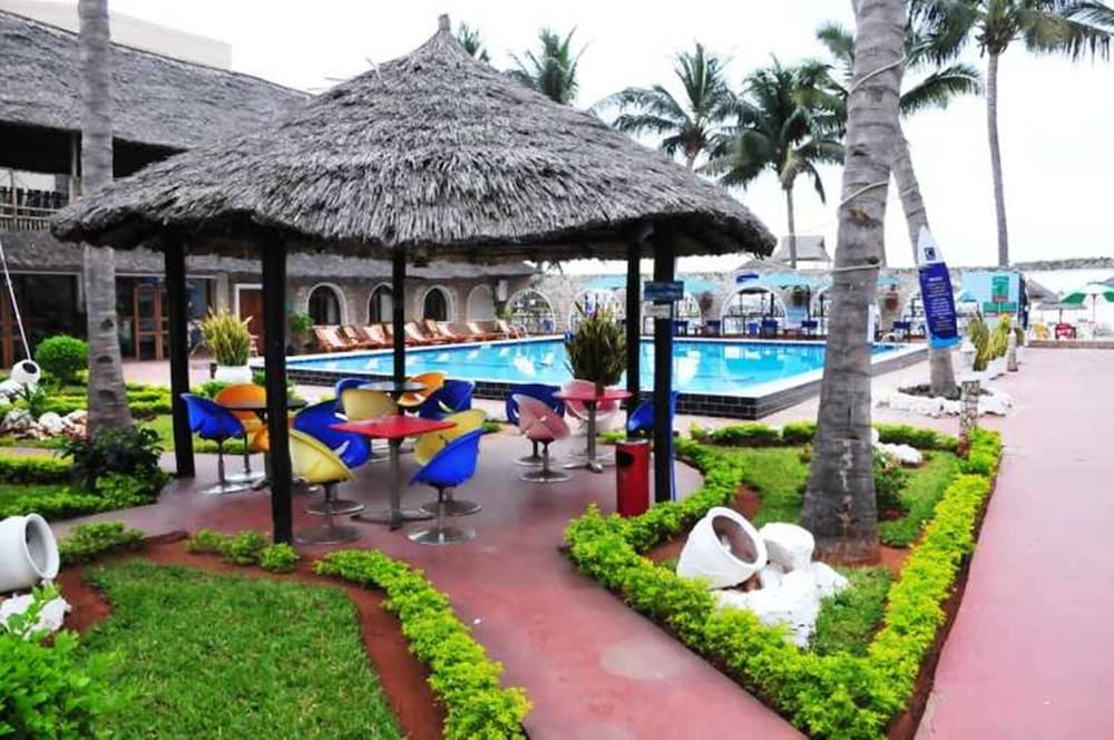 Best Western Jangwani Sea Breeze Hotel