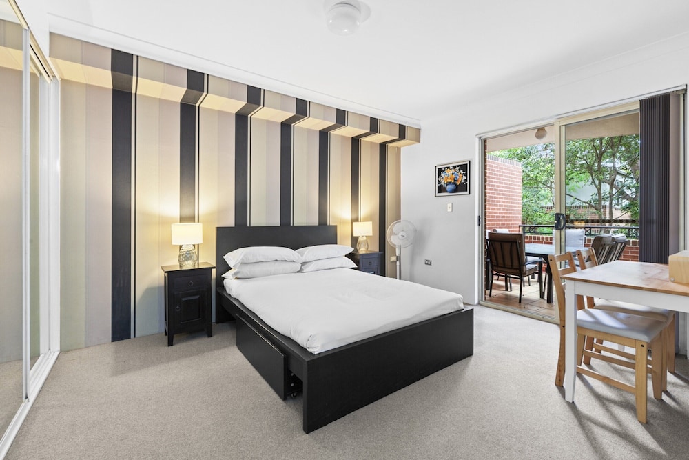 Bright Marrickville Flat With Balcony & Parking