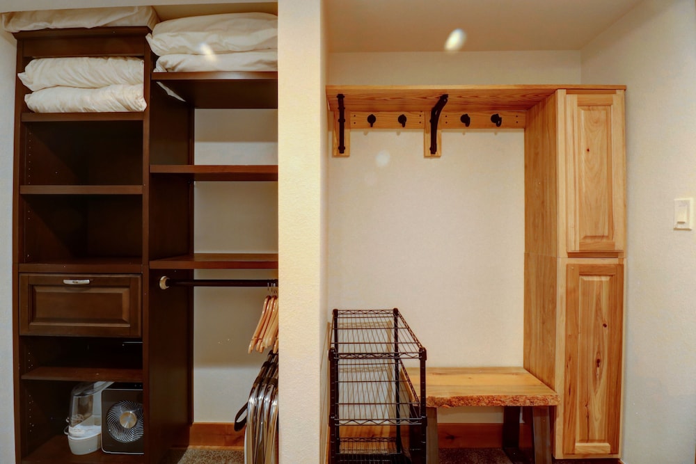 CM337H Copper Mtn Inn 1Br 1Ba Hotel Room