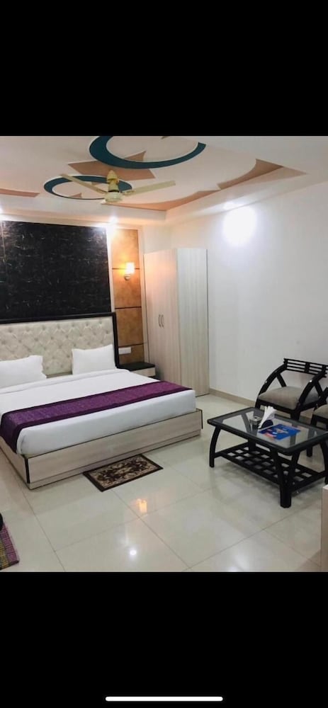 HOTEL AERO HOMESTAY