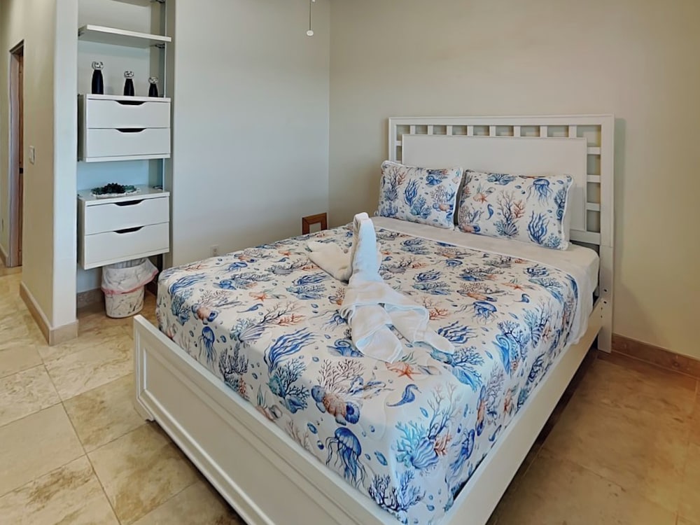 Sea Breeze by Ryson Vacation Rentals