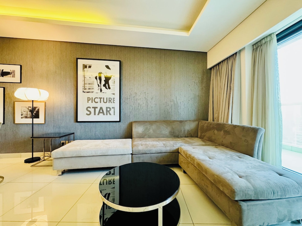 Venduras Cozy 1BR at Damac Tower