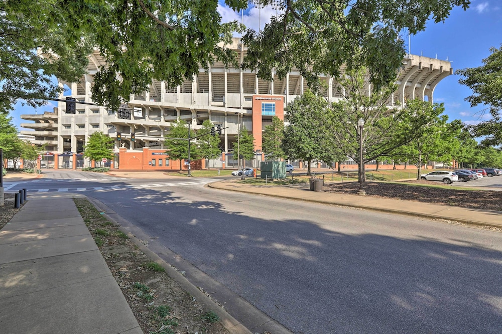 Auburn Vacations - Welcoming Auburn Studio - 1 Block to Campus! - Property Image 8