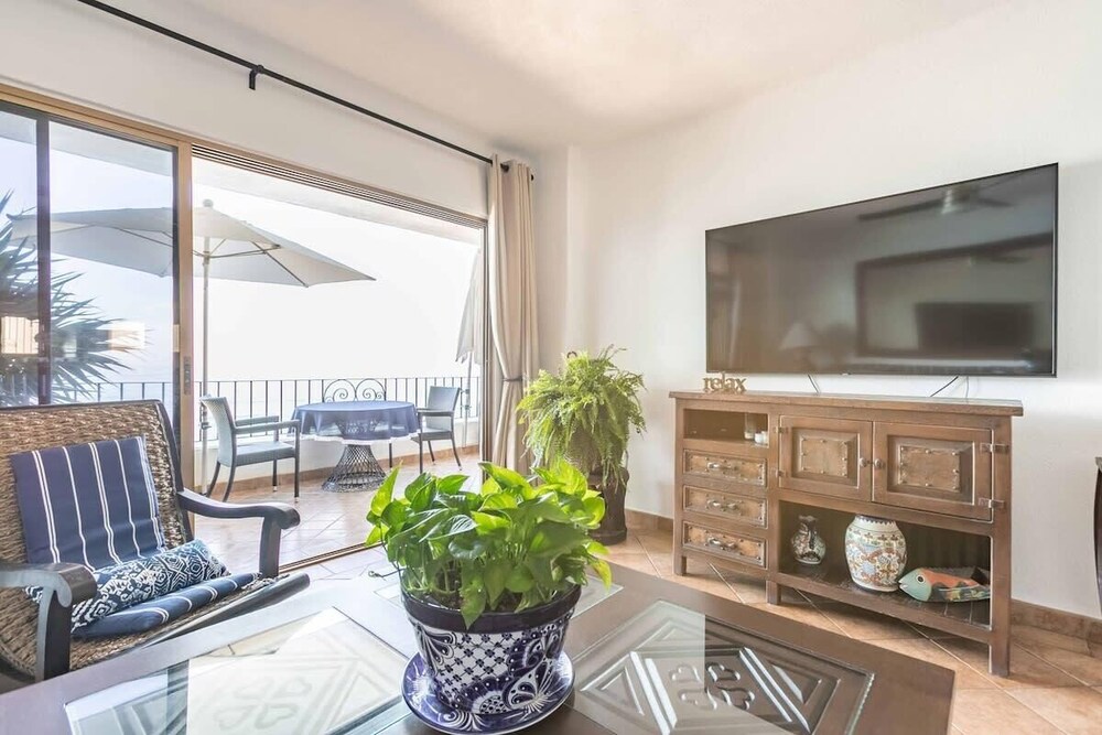 Ocean View 2Br Condo-balcony-beach-pool - 610