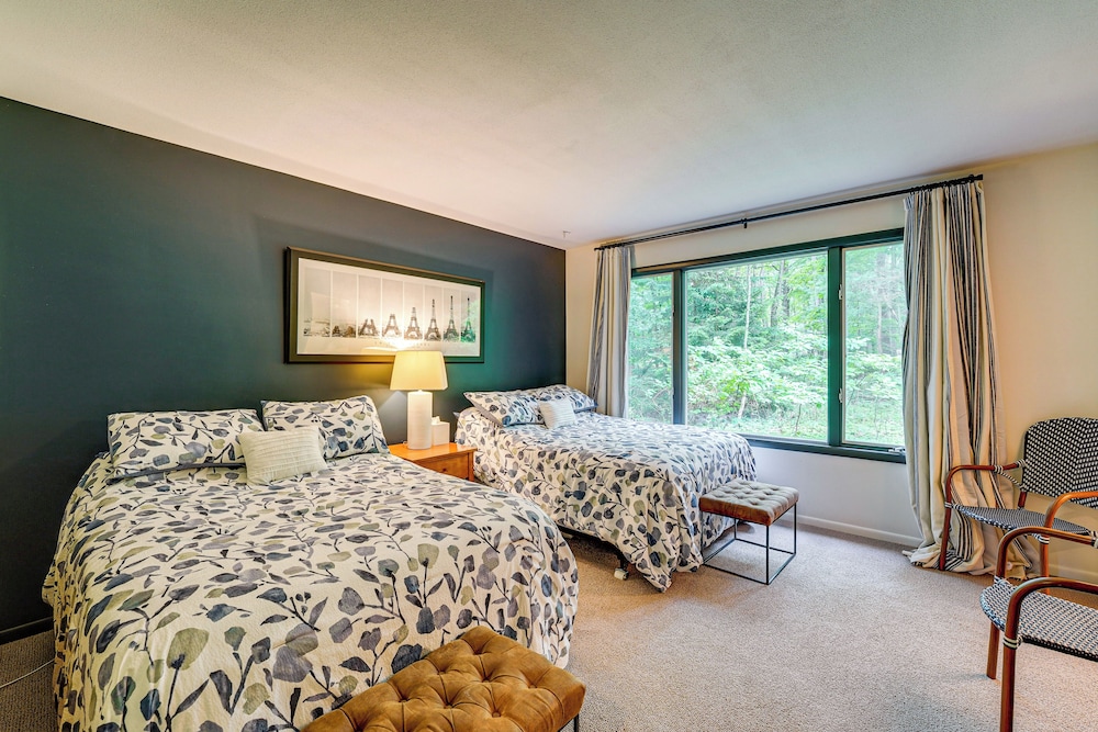 < 1 Mi to Lake Michigan: Peaceful Cabin w/ Yard!