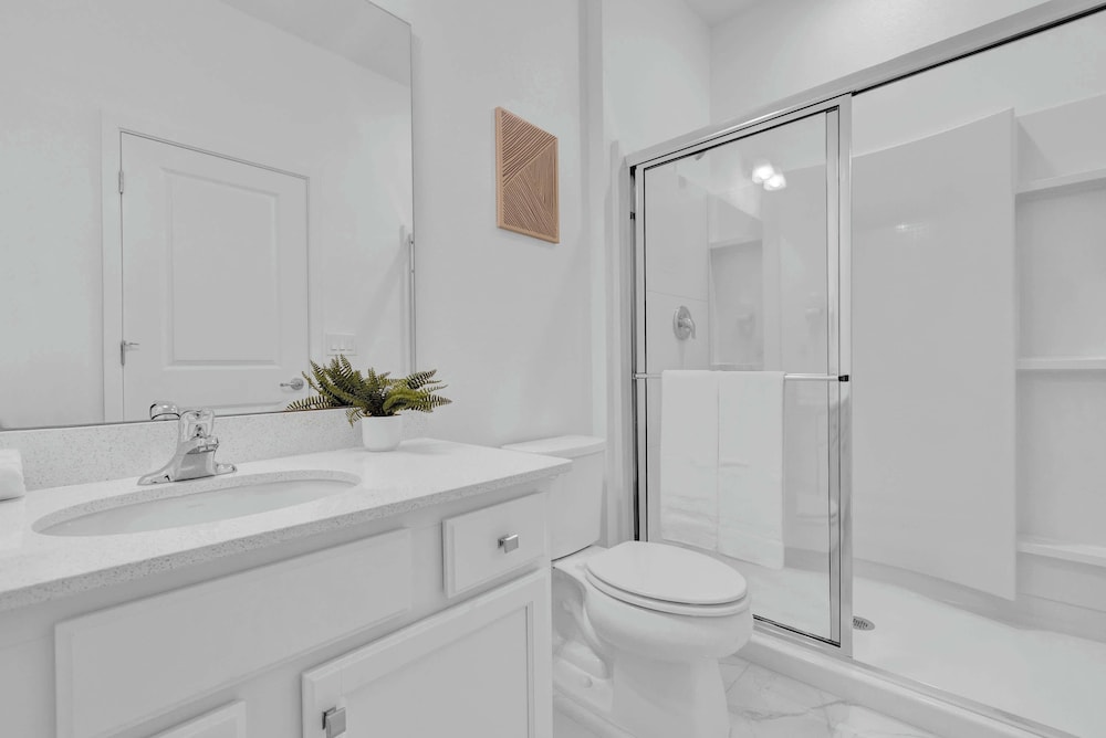 Upstay Epic 15br Mansion for Big Groups Near Parks