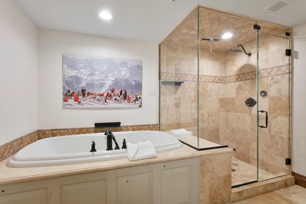 Grand Lodge - Four Bedroom #302 - Ski-in/ski-out 4 Condo