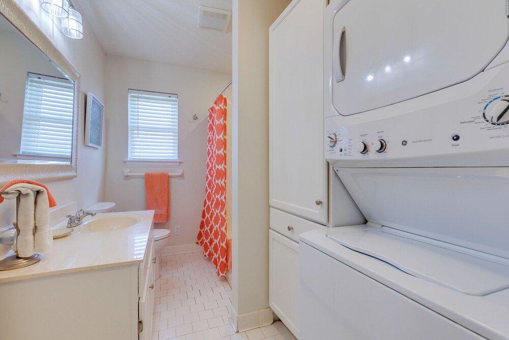 1 Block to Gulf: Dauphin Island Retreat w/ Views