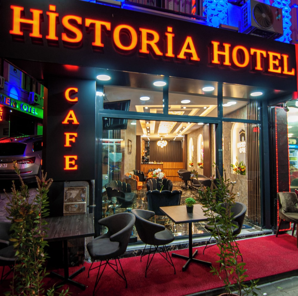 By Historial Hotel - Image 20