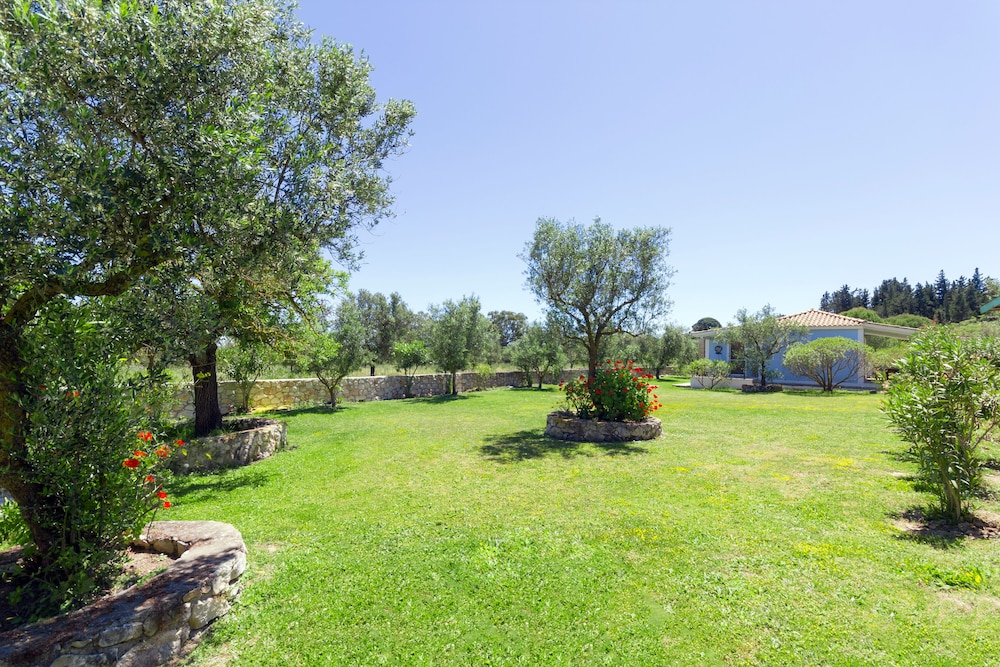 Liuba Houses
