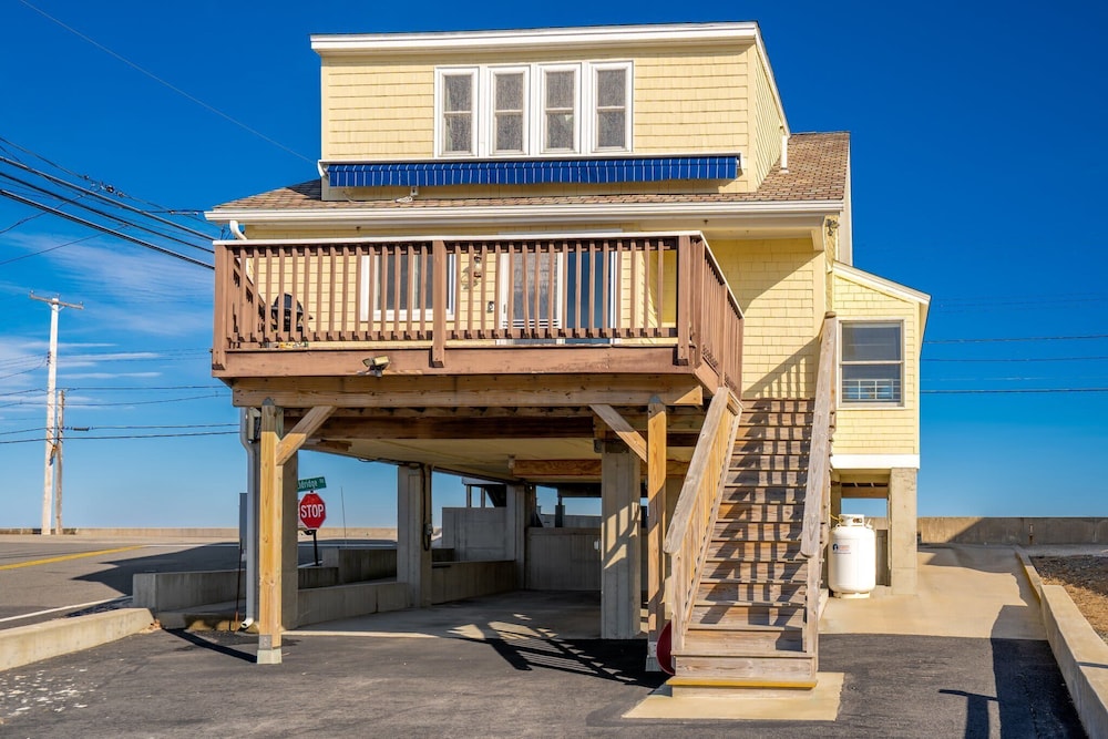 Oceanfront Front Porch Back Deck Kitchen