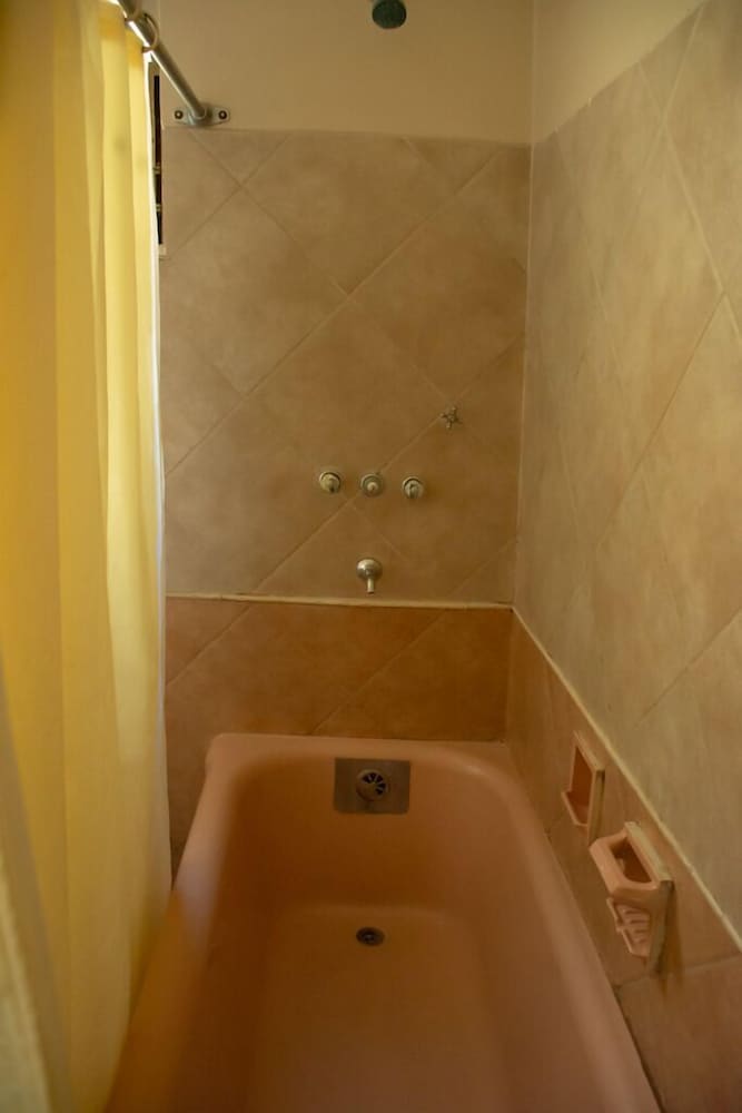 Alamo Hostel & Suites