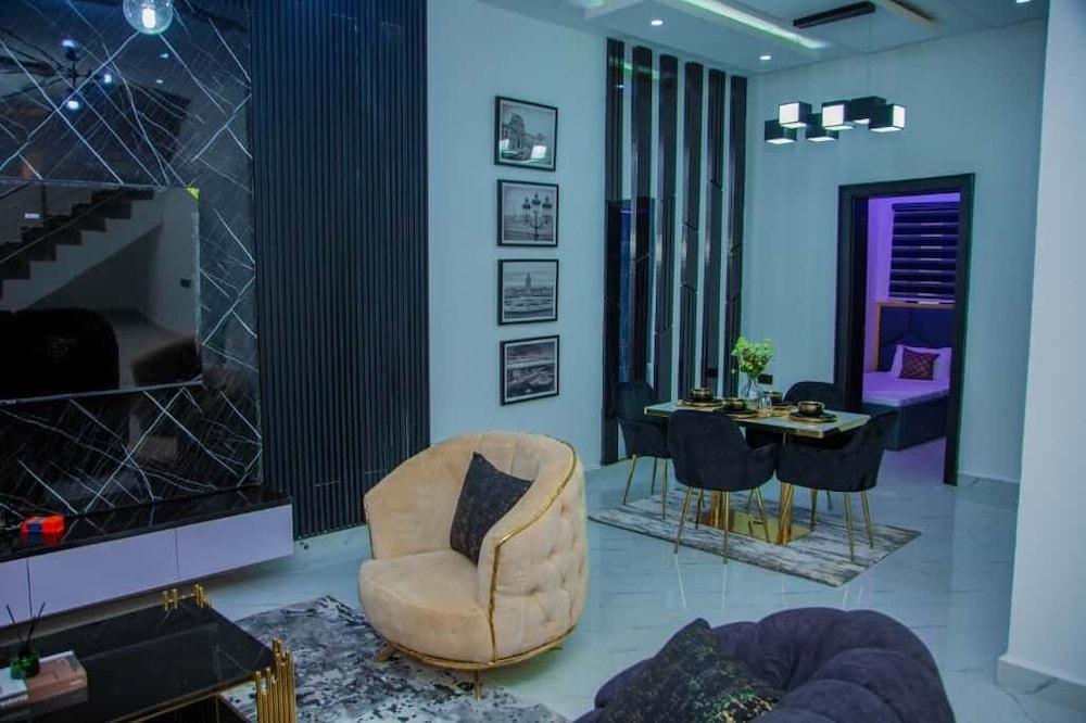 Aviv Luxury Homes