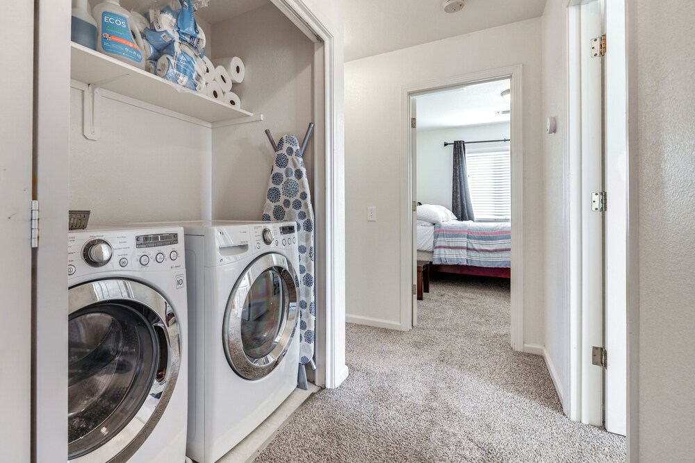 Spacious Turlock Home ~ 1 Mi to University!