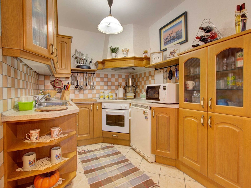 Air Conditioned Apartment in Residential Area near Town Center view 2