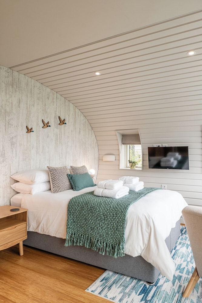 Sustainable Pod on Old Chalford Farm