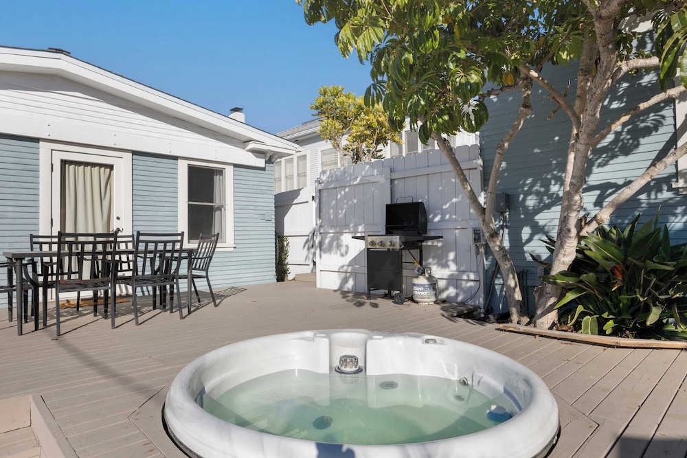 Cliff View by Avantstay Hot Tub + Fire Pit 1 Block From Downtown La Jolla