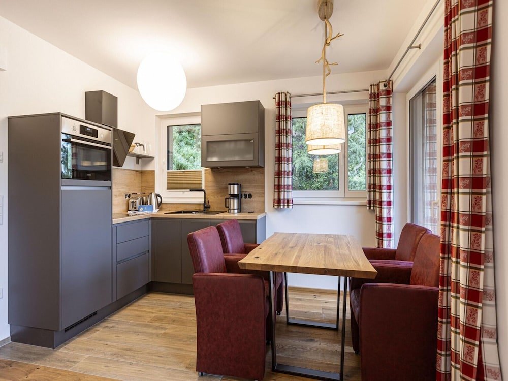 Spacious Apartment With Terrace