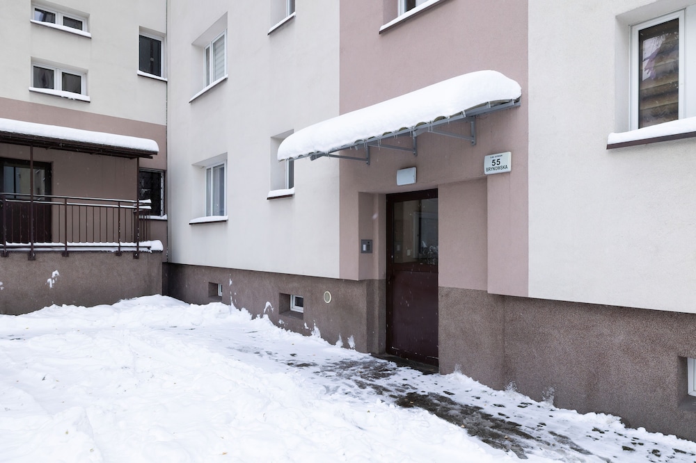 Katowice Vacations - White and Green Apartment by Renters - Property Image 11
